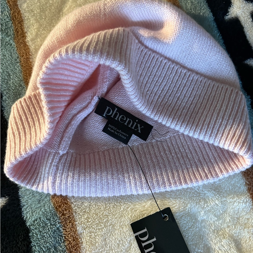 Cashmere Phenix Light Pink Knit Hat
